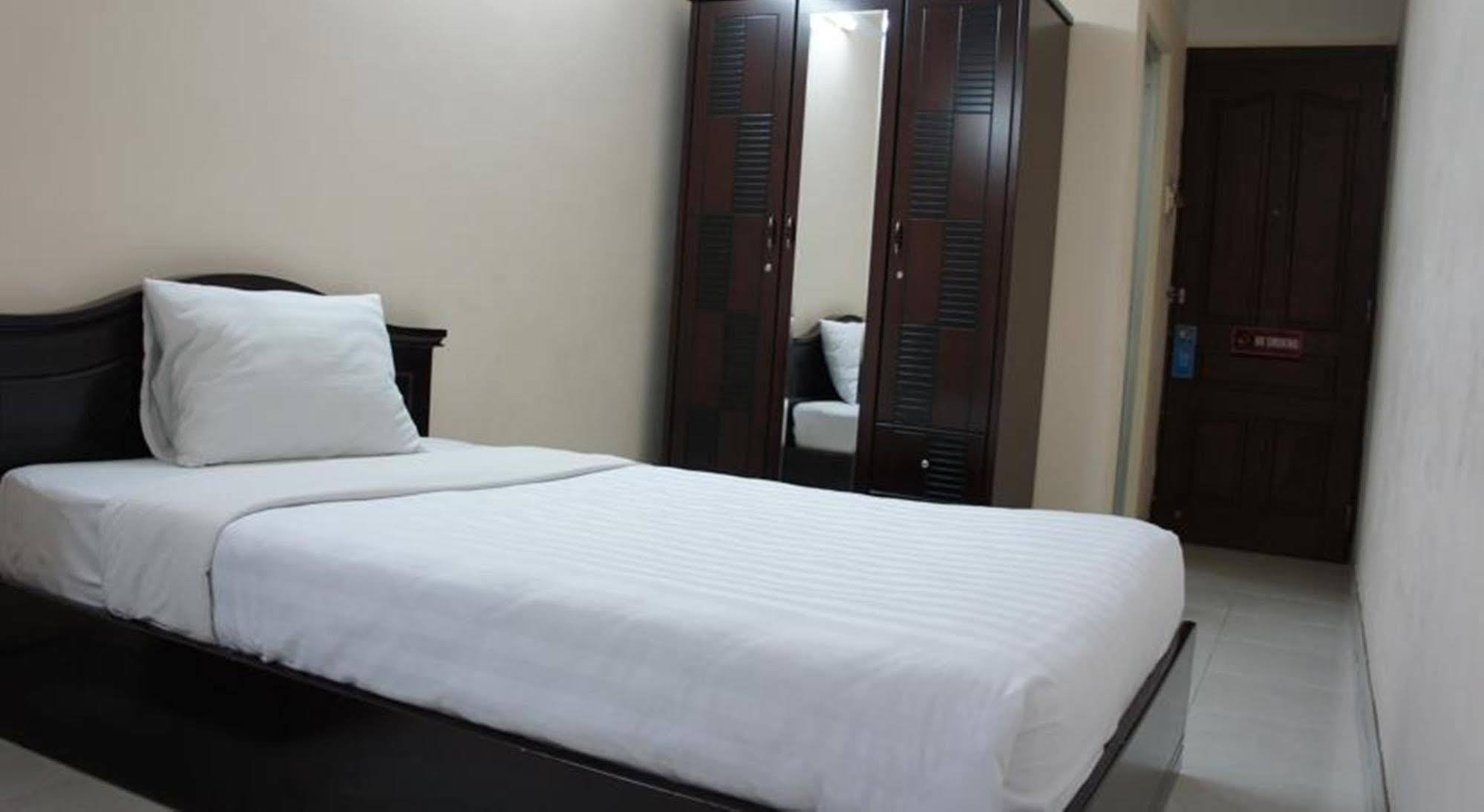 Elegant Inn Saigon Ho Chi Minh City Exterior photo