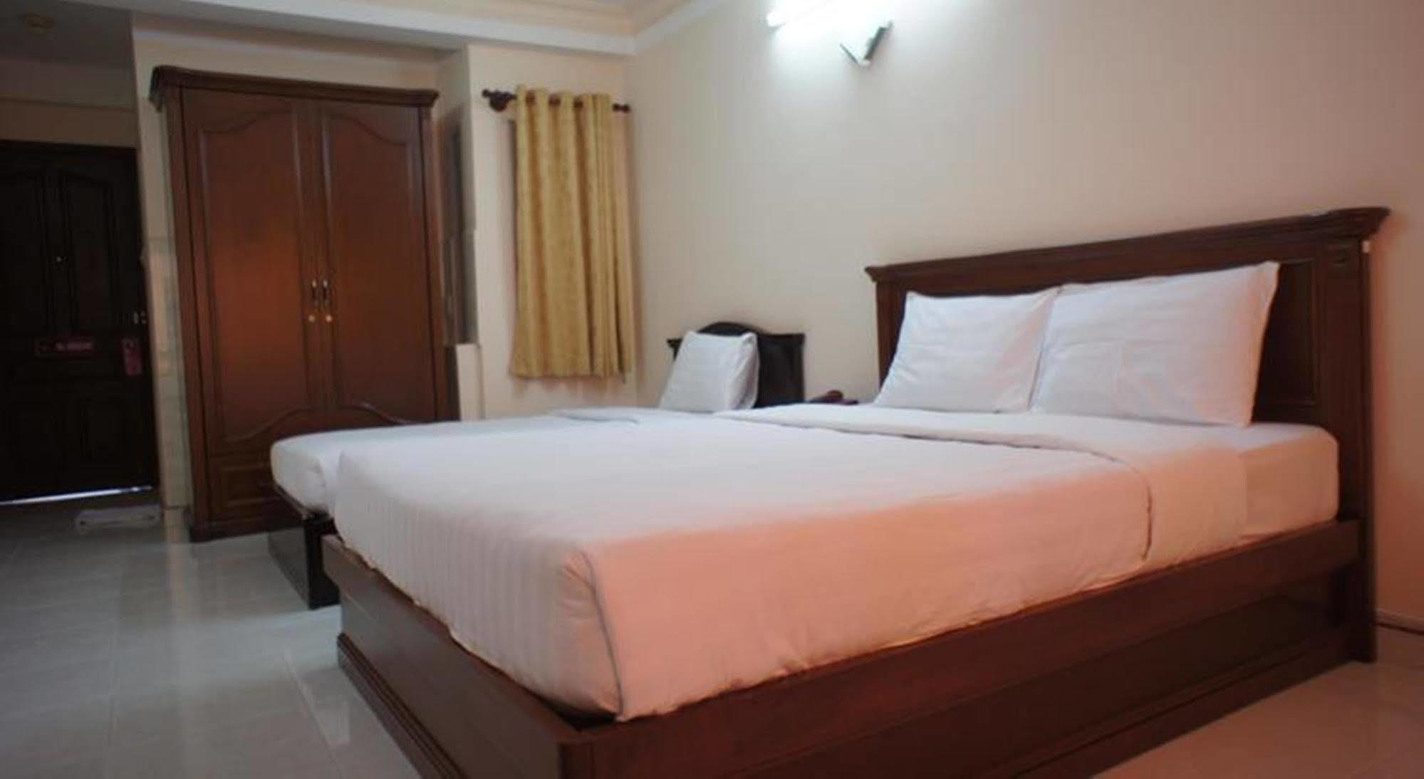 Elegant Inn Saigon Ho Chi Minh City Exterior photo