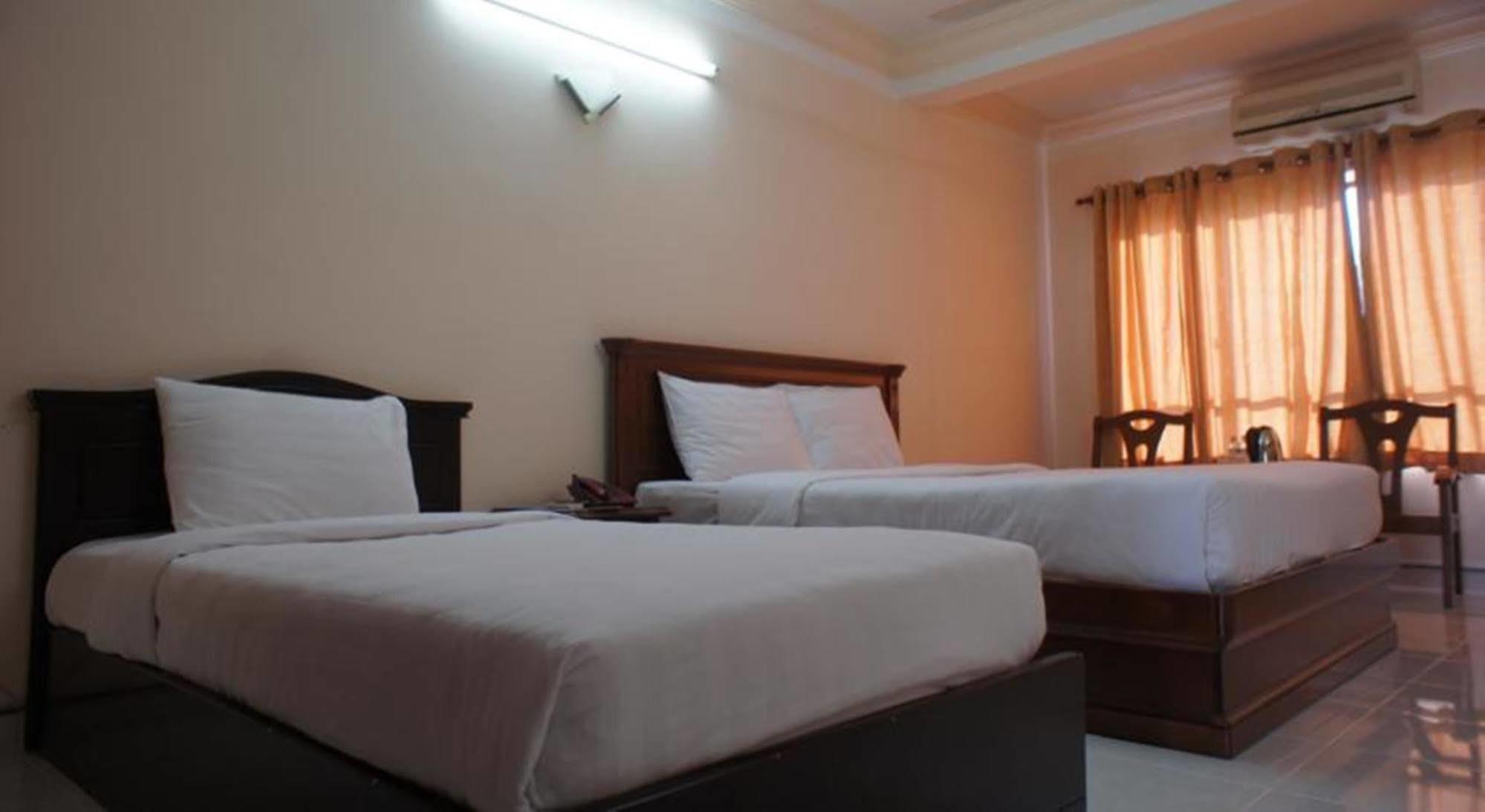 Elegant Inn Saigon Ho Chi Minh City Exterior photo