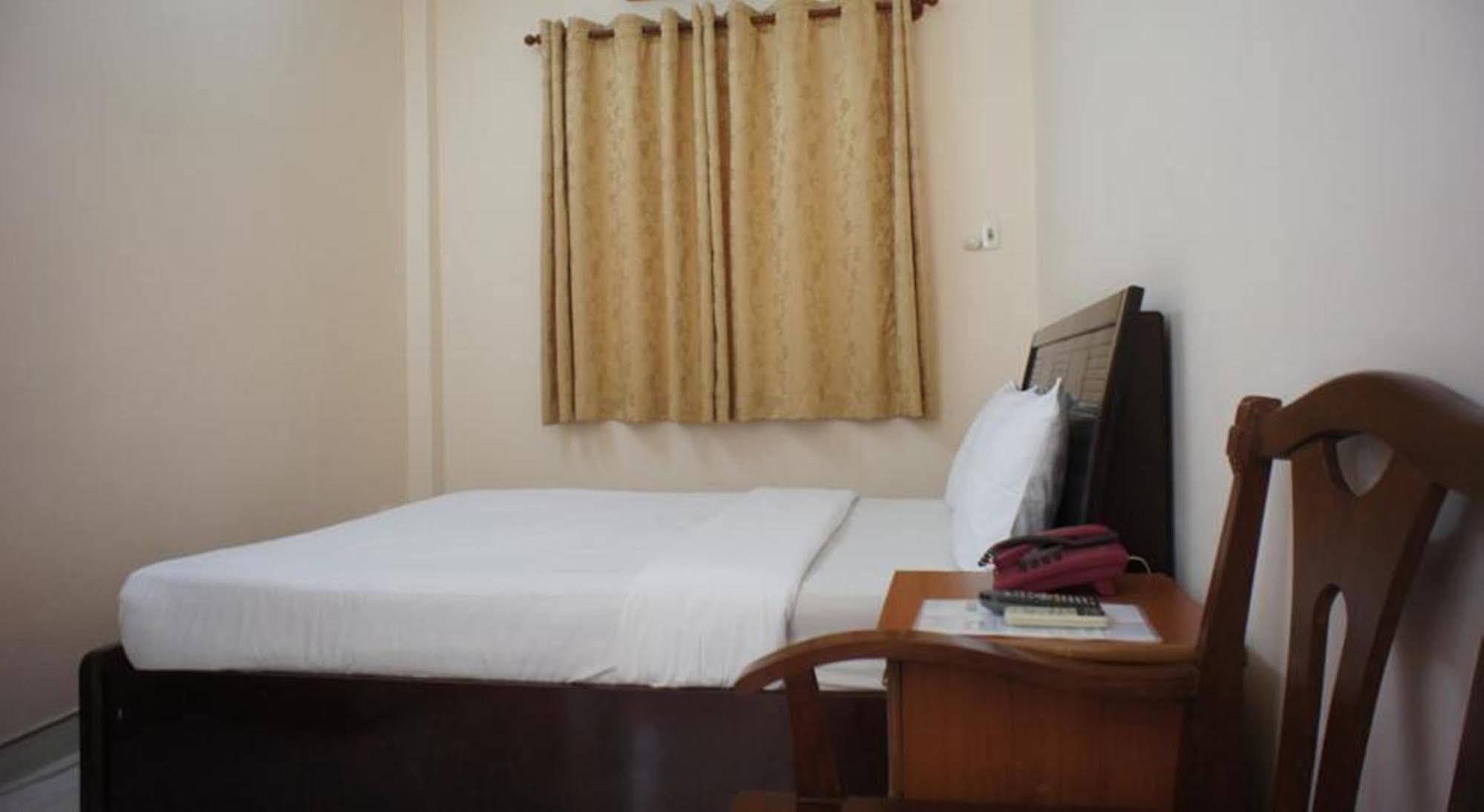 Elegant Inn Saigon Ho Chi Minh City Exterior photo
